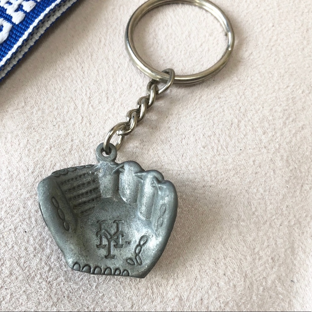 Mets and Baseball Keychain Set - Picture 2 of 5